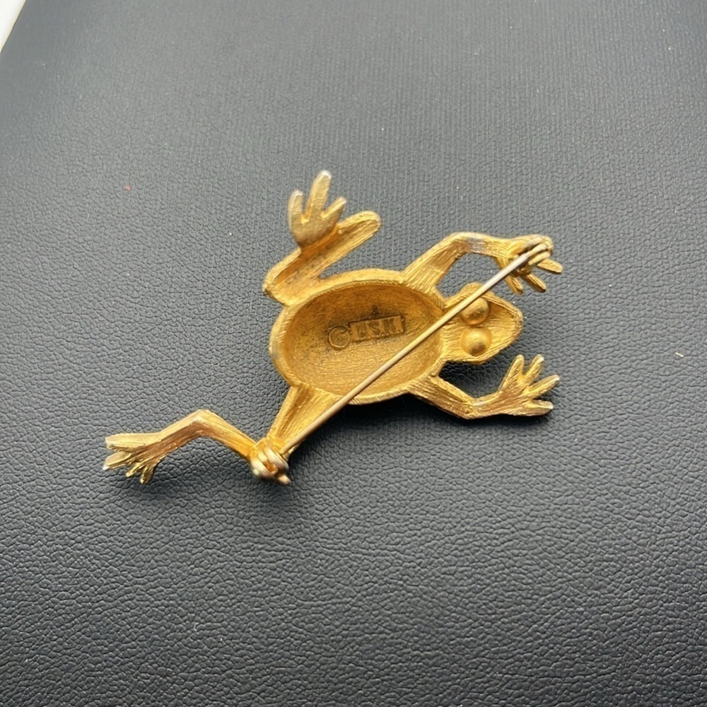 Vintage gold tone textured froggy frog pin brooch red eyes - Picture 5 of 11